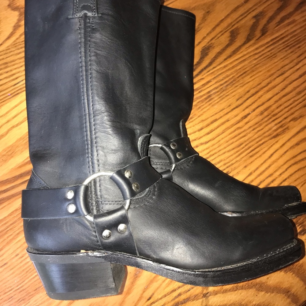 FRYE Harness 12R Boots in black leather